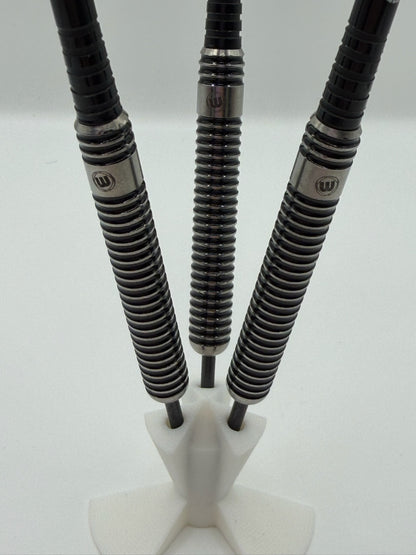 Winmau Blackout 1 (28g) - Grade B